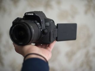 Canon 650d kit (5000 de cadre) foto 2