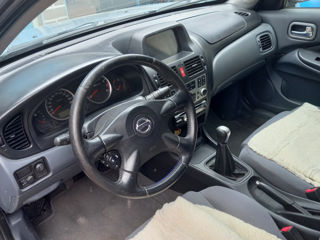 Nissan Almera foto 4