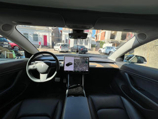 Tesla Model 3 foto 7