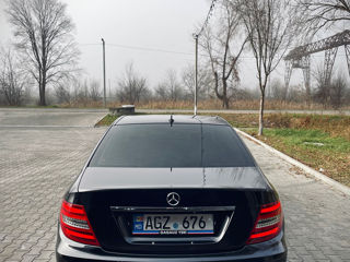 Mercedes C-Class foto 5