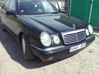 Mercedes E Class foto 1