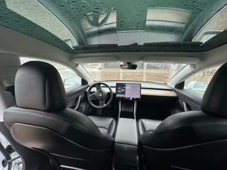 Tesla Model 3 foto 9