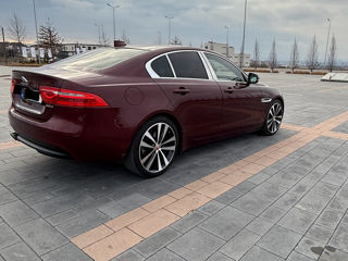 Jaguar XE foto 3