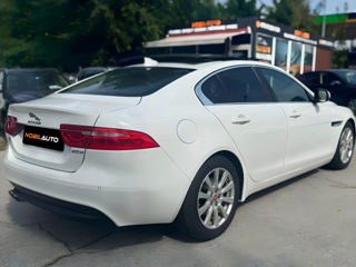 Jaguar XE foto 4