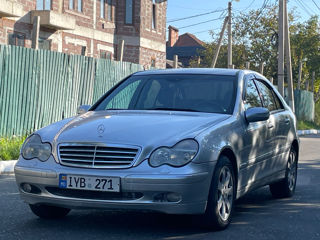 Mercedes C-Class foto 3