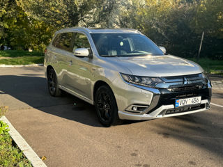 Mitsubishi Outlander foto 3