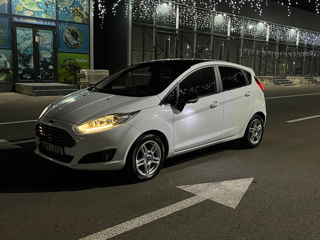 Ford Fiesta foto 4