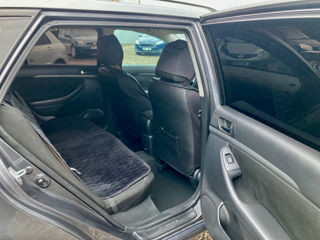 Toyota Avensis foto 9