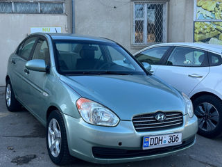 Hyundai Accent foto 3