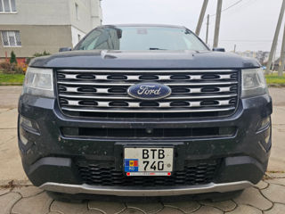 Ford Explorer foto 2