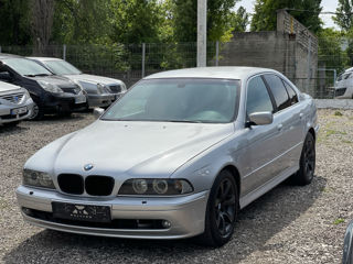 BMW 5 Series foto 3