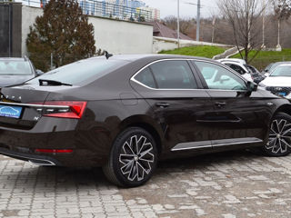 Skoda Superb foto 2