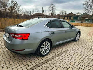 Skoda Superb foto 3