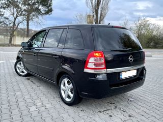 Opel Zafira foto 4