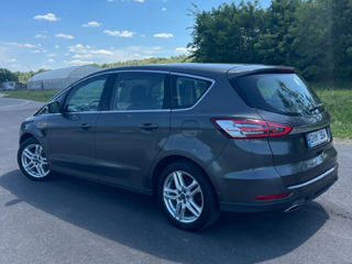 Ford S-Max foto 1