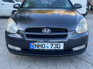 Hyundai Accent foto 2