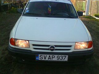 Opel Astra foto 1