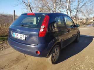 Ford Fiesta foto 3