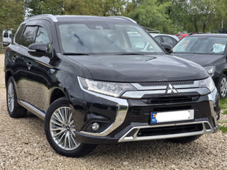 Mitsubishi Outlander foto 1