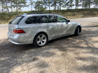 BMW 5 Series Touring фото 2