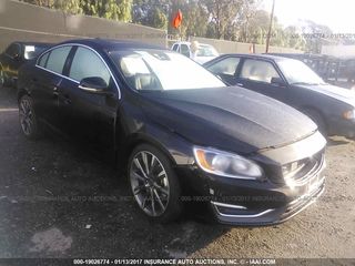 Volvo S60 foto 1