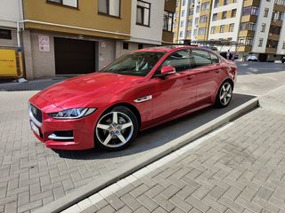 Jaguar XE foto 1