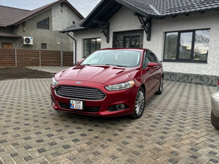 Ford Fusion foto 2