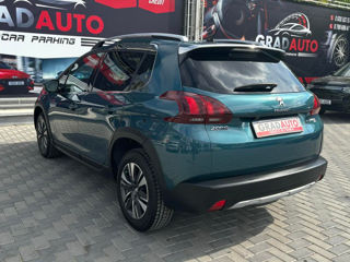 Peugeot 2008 foto 8