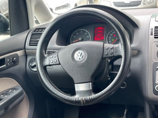 Volkswagen Touran foto 10