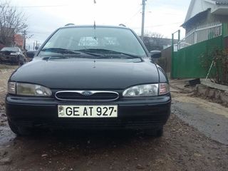 Ford Mondeo foto 1