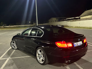 BMW 5 Series foto 4