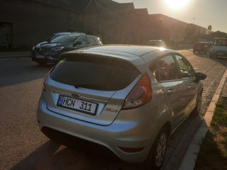 Ford Fiesta foto 4