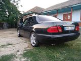 Mercedes E Class foto 3