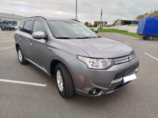 Mitsubishi Outlander foto 2