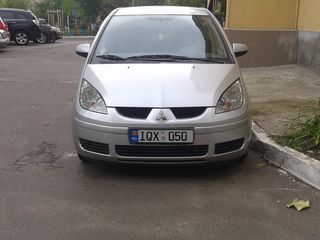 Mitsubishi Colt foto 2