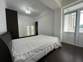 Apartament cu 2 camere, 77 m², Poșta Veche, Chișinău foto 2