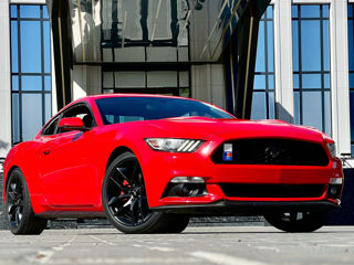 Ford Mustang foto 1