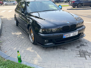 BMW 5 Series foto 7