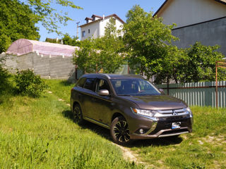 Mitsubishi Outlander foto 2