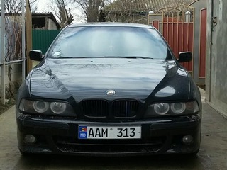 BMW 5 Series foto 2