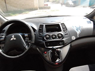 Mitsubishi Grandis foto 5