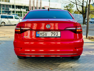 Volkswagen Jetta foto 4