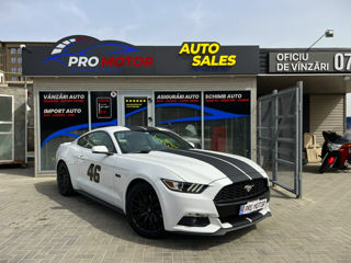 Ford Mustang foto 2
