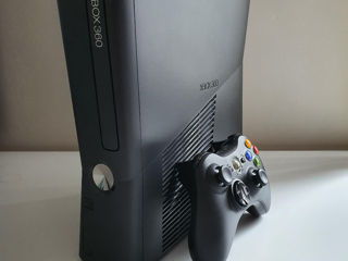 Vând Xbox 360