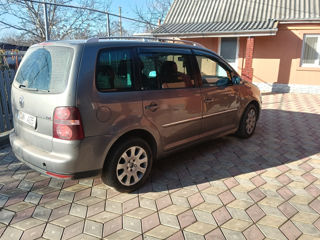 Volkswagen Touran foto 7