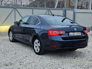 Skoda Superb foto 4