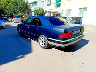 Mercedes E-Class foto 4