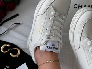 Chanel Low Top White Sneakers foto 8