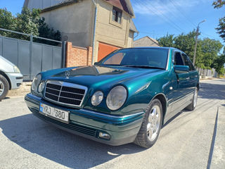 Mercedes E-Class foto 9