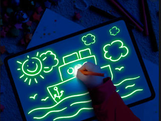 Развивающий детский интерактивный набор для рисования в темноте "Рисуй светом" foto 1